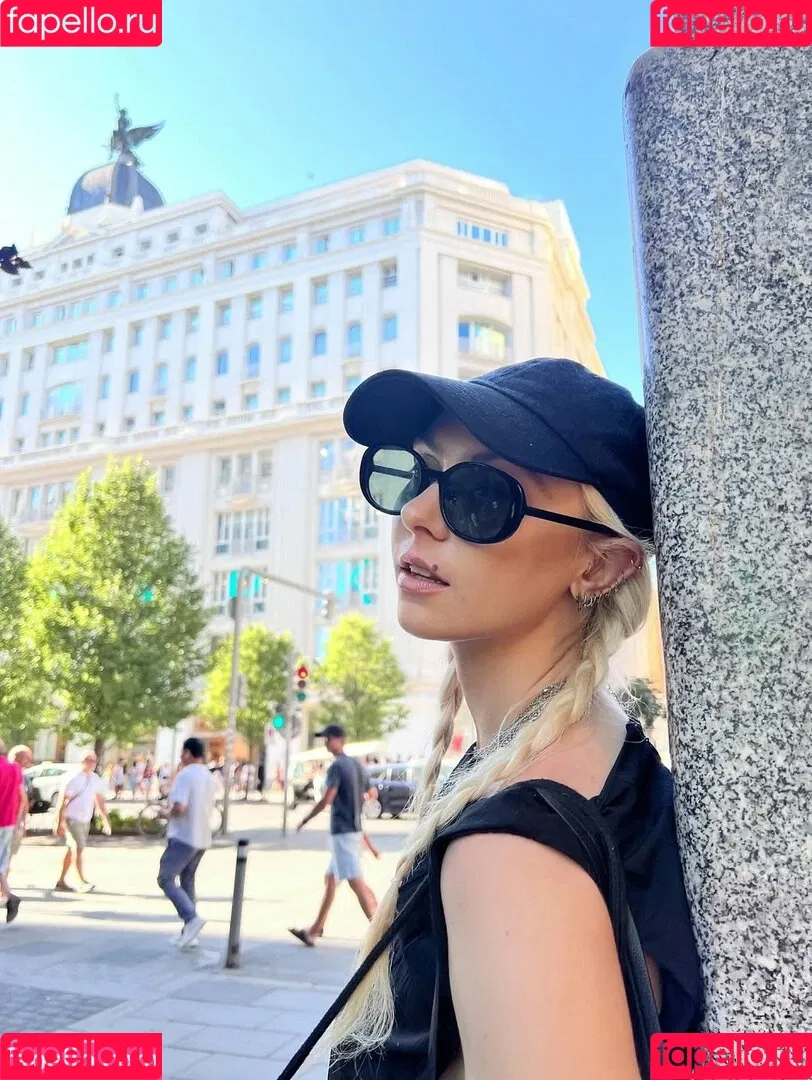 Taylor Momsen / aryelsoul / taylormomsen Onlyfans Photo Gallery 