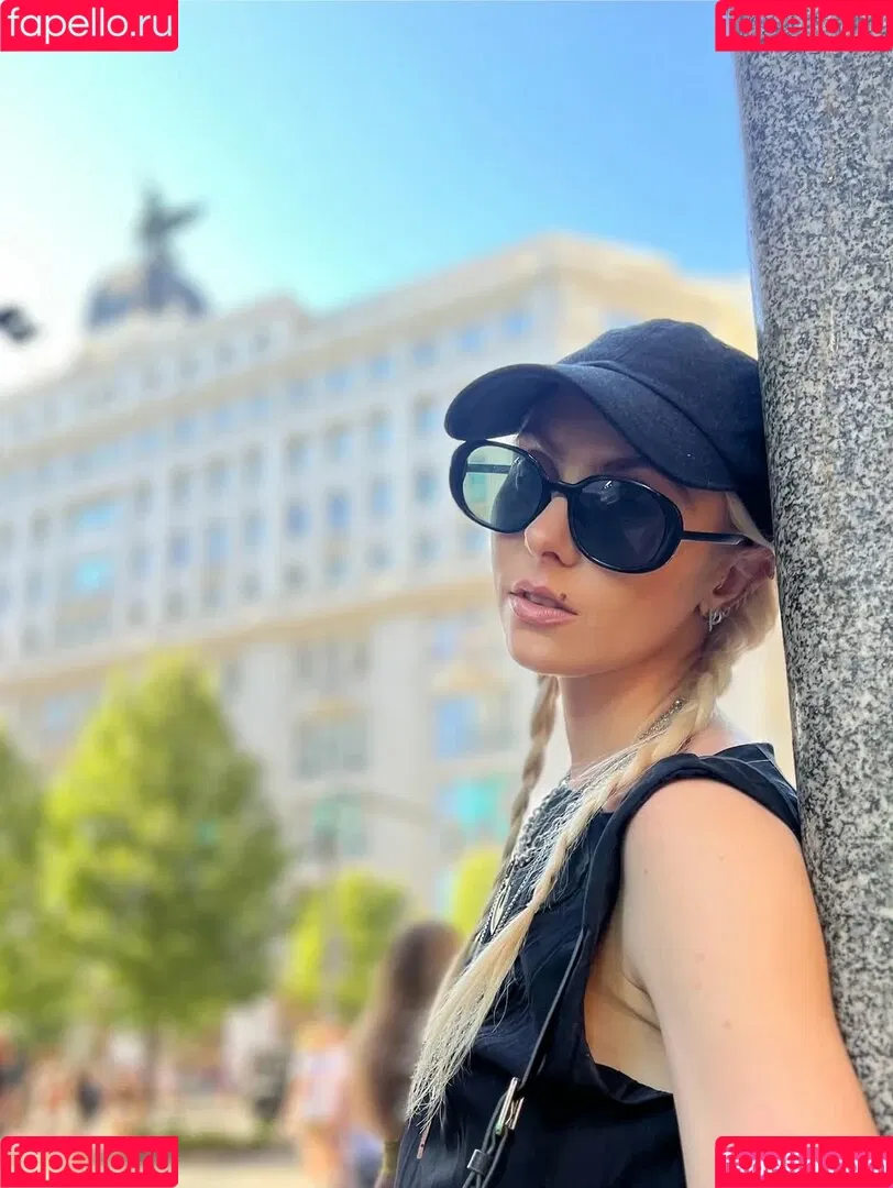 Taylor Momsen / aryelsoul / taylormomsen Onlyfans Photo Gallery 