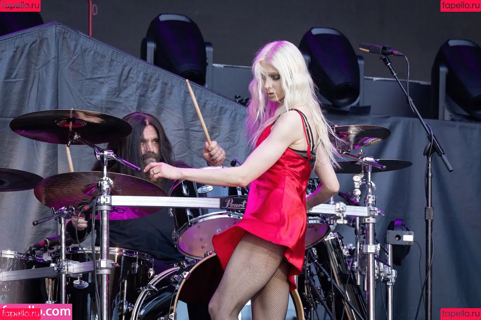 Taylor Momsen / aryelsoul / taylormomsen Onlyfans Photo Gallery 