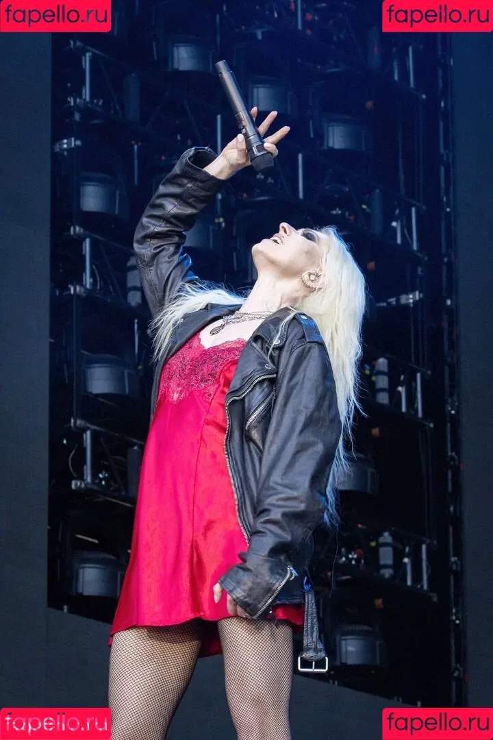 Taylor Momsen / aryelsoul / taylormomsen Onlyfans Photo Gallery 