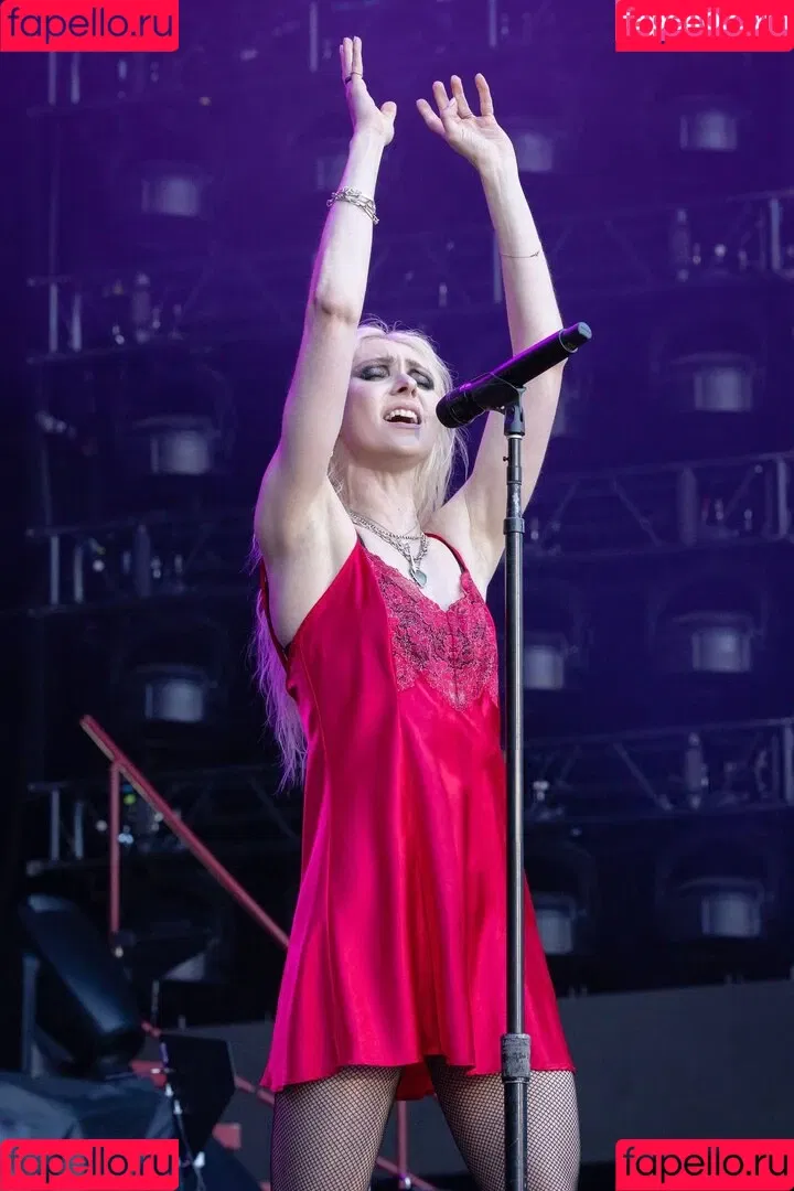 Taylor Momsen / aryelsoul / taylormomsen Onlyfans Photo Gallery 