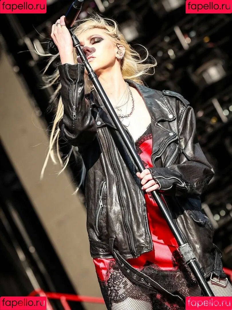 Taylor Momsen / aryelsoul / taylormomsen Onlyfans Photo Gallery 