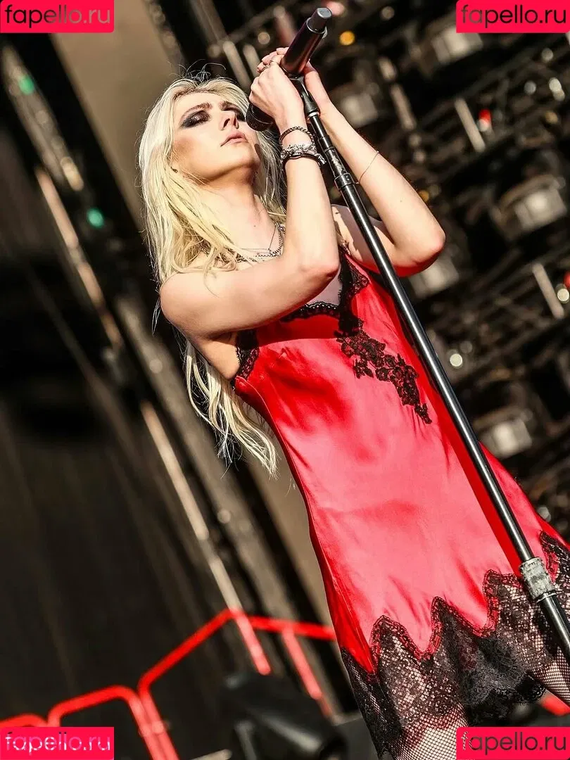 Taylor Momsen / aryelsoul / taylormomsen Onlyfans Photo Gallery 