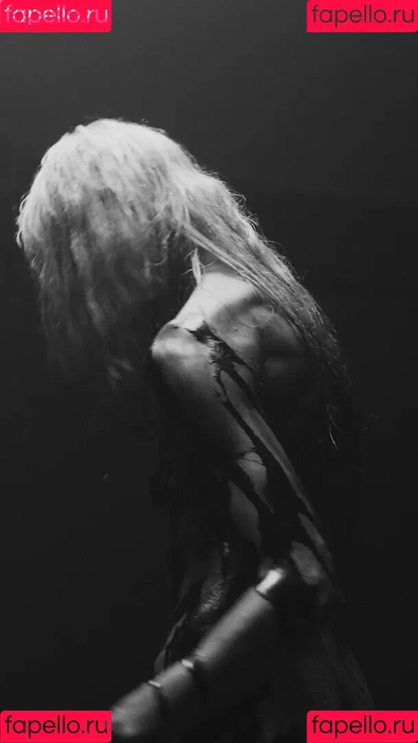 Taylor Momsen / aryelsoul / taylormomsen Onlyfans Photo Gallery 