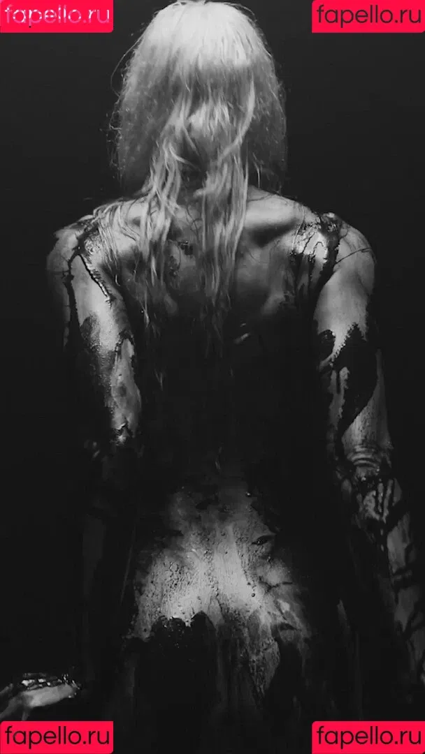 Taylor Momsen / aryelsoul / taylormomsen Onlyfans Photo Gallery 