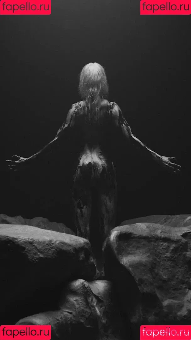 Taylor Momsen / aryelsoul / taylormomsen Onlyfans Photo Gallery 