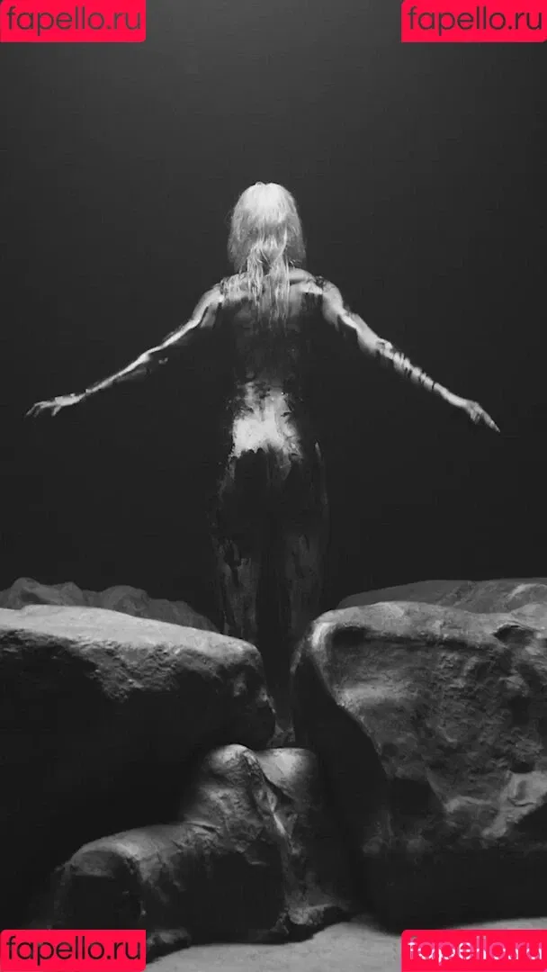 Taylor Momsen / aryelsoul / taylormomsen Onlyfans Photo Gallery 