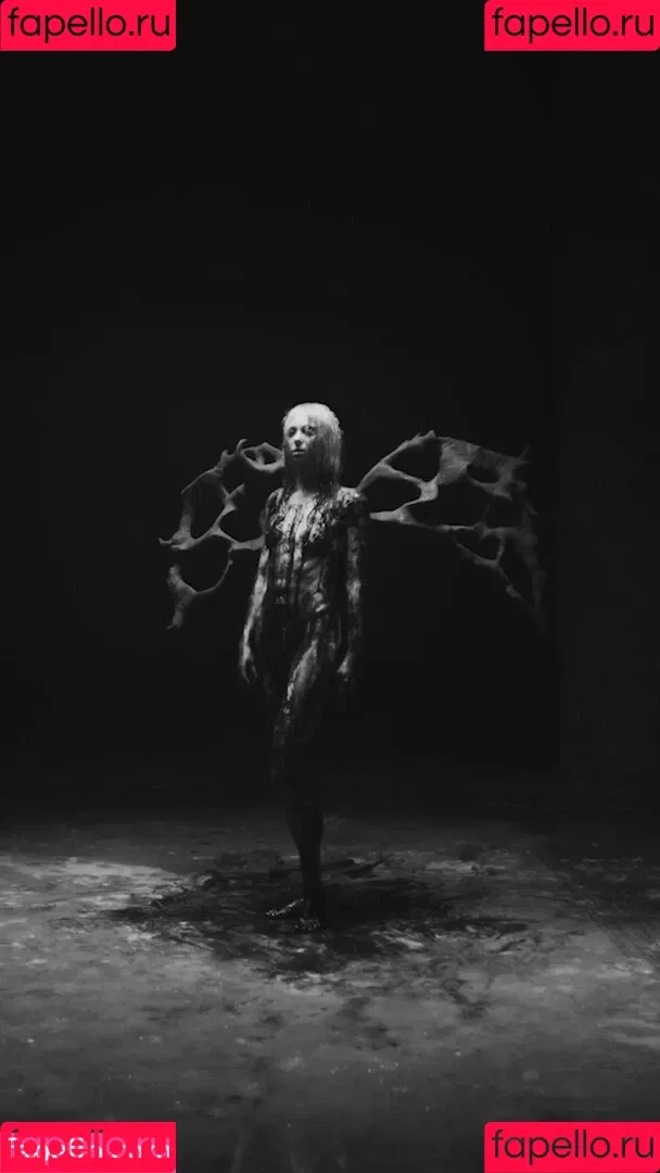 Taylor Momsen / aryelsoul / taylormomsen Onlyfans Photo Gallery 