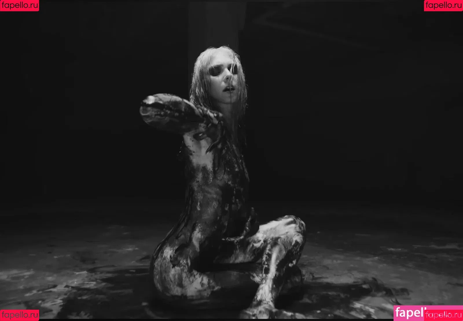 Taylor Momsen / aryelsoul / taylormomsen Onlyfans Photo Gallery 