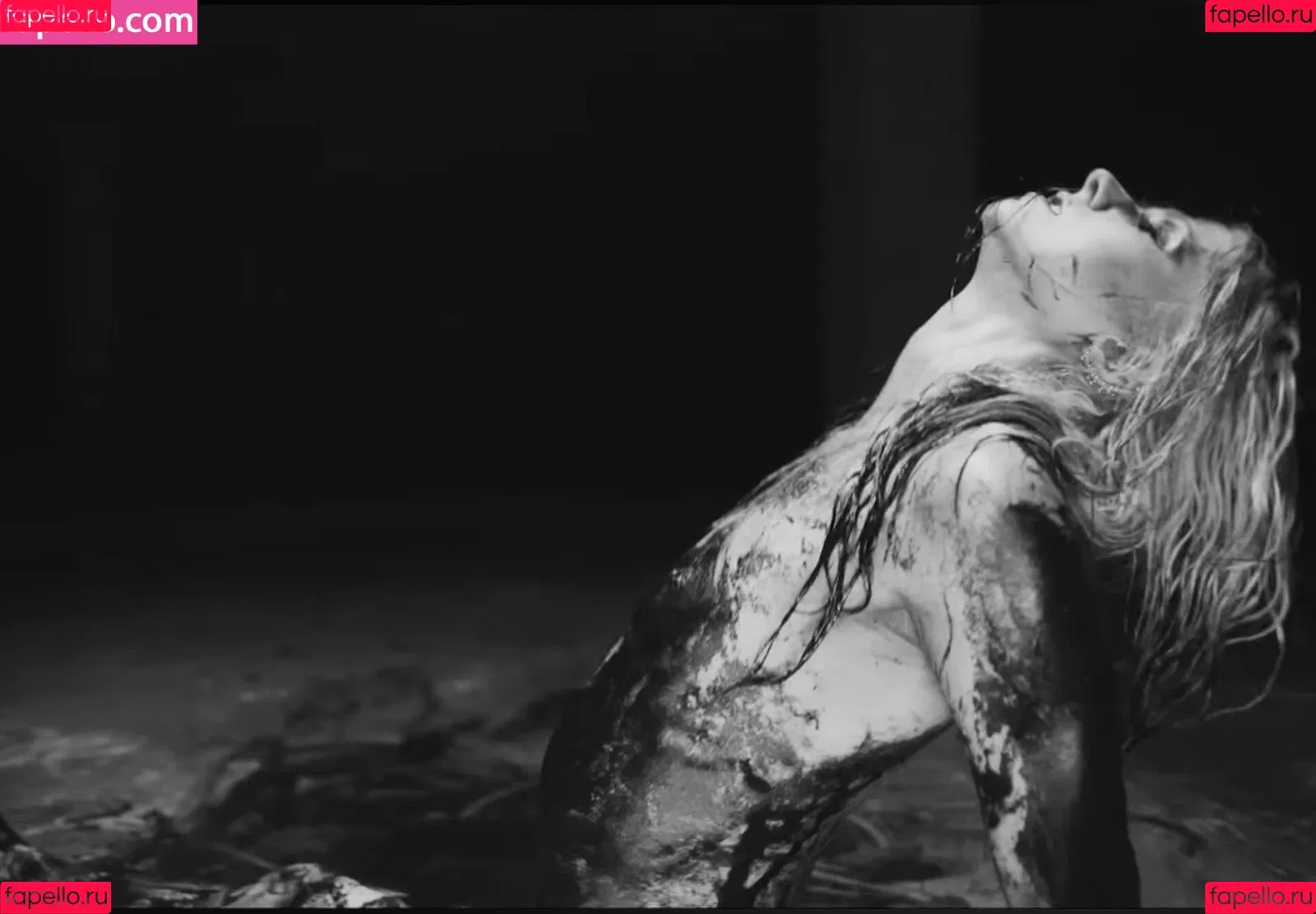 Taylor Momsen / aryelsoul / taylormomsen Onlyfans Photo Gallery 