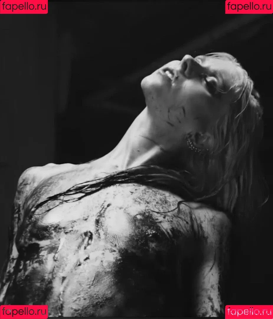 Taylor Momsen / aryelsoul / taylormomsen Onlyfans Photo Gallery 