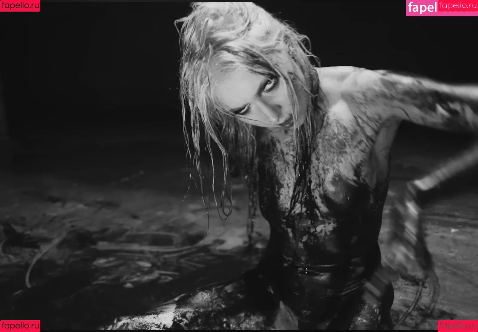 Taylor Momsen / aryelsoul / taylormomsen Onlyfans Photo Gallery 