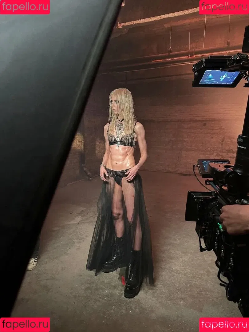 Taylor Momsen / aryelsoul / taylormomsen Onlyfans Photo Gallery 