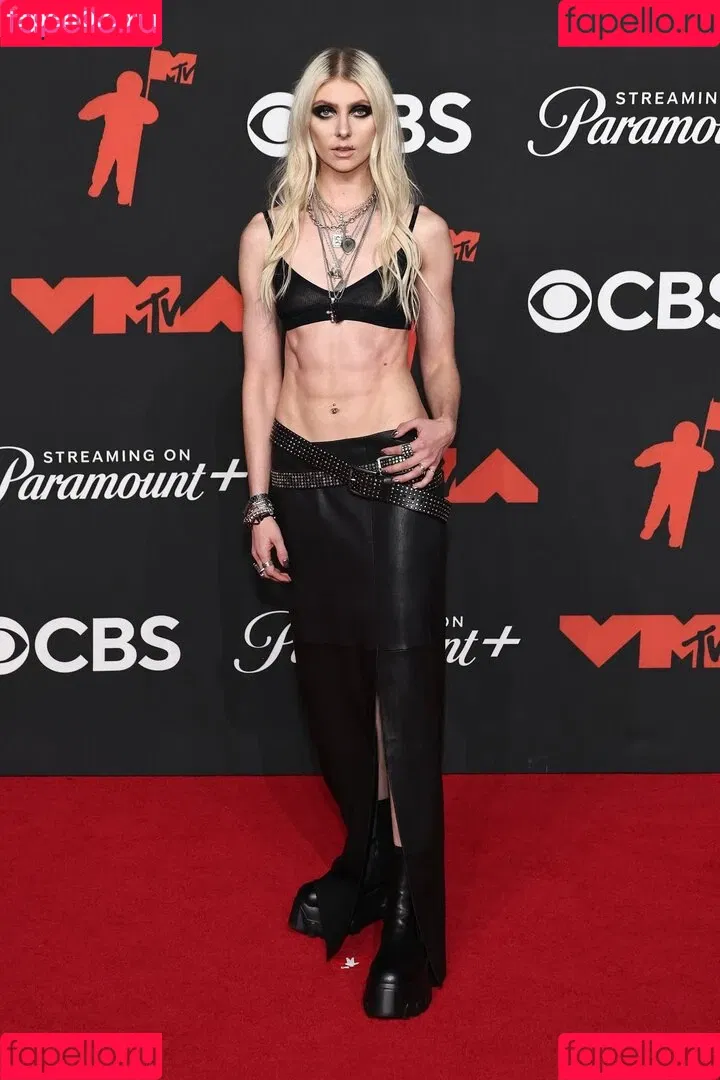 Taylor Momsen / aryelsoul / taylormomsen Onlyfans Photo Gallery 