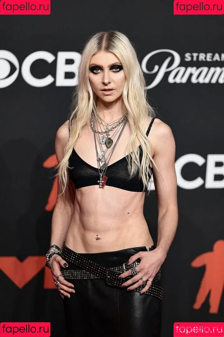 Taylor Momsen / aryelsoul / taylormomsen Onlyfans Photo Gallery 