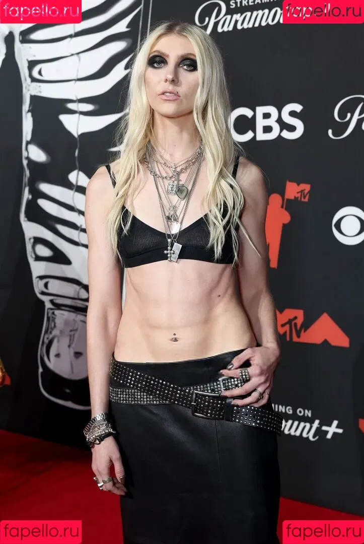 Taylor Momsen / aryelsoul / taylormomsen Onlyfans Photo Gallery 