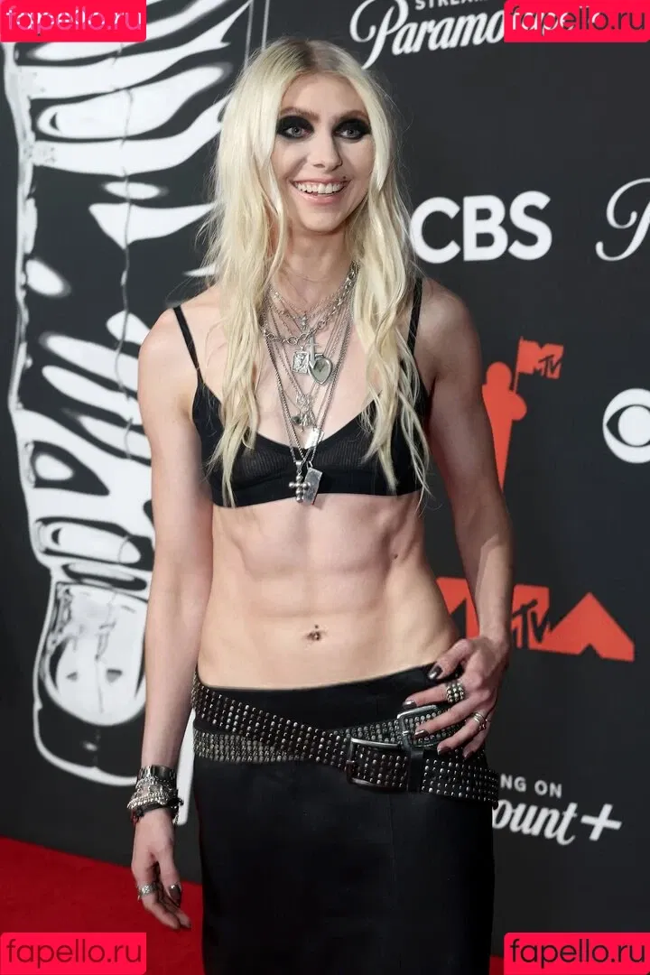 Taylor Momsen / aryelsoul / taylormomsen Onlyfans Photo Gallery 