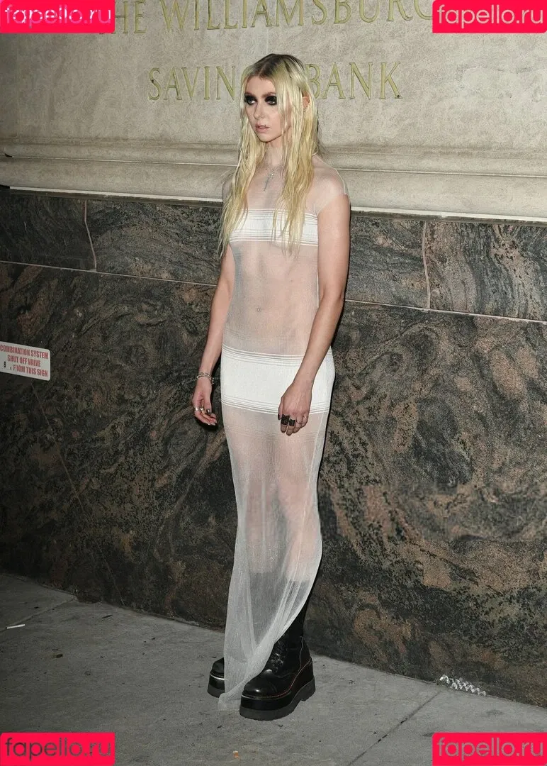 Taylor Momsen / aryelsoul / taylormomsen Onlyfans Photo Gallery 