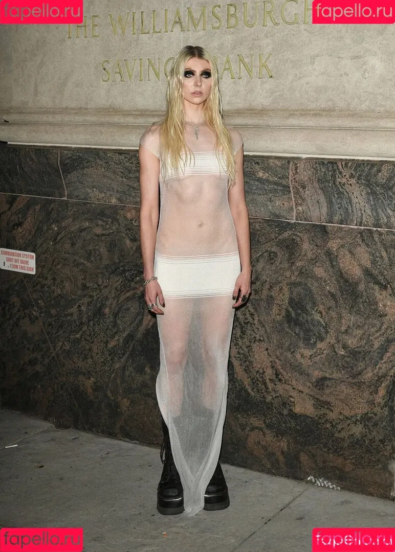 Taylor Momsen / aryelsoul / taylormomsen Onlyfans Photo Gallery 