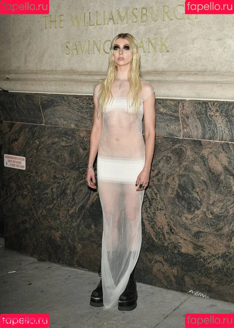 Taylor Momsen / aryelsoul / taylormomsen Onlyfans Photo Gallery 