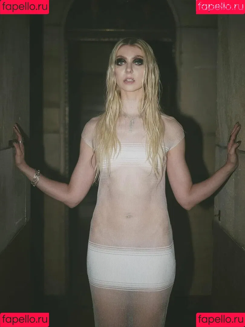 Taylor Momsen / aryelsoul / taylormomsen Onlyfans Photo Gallery 