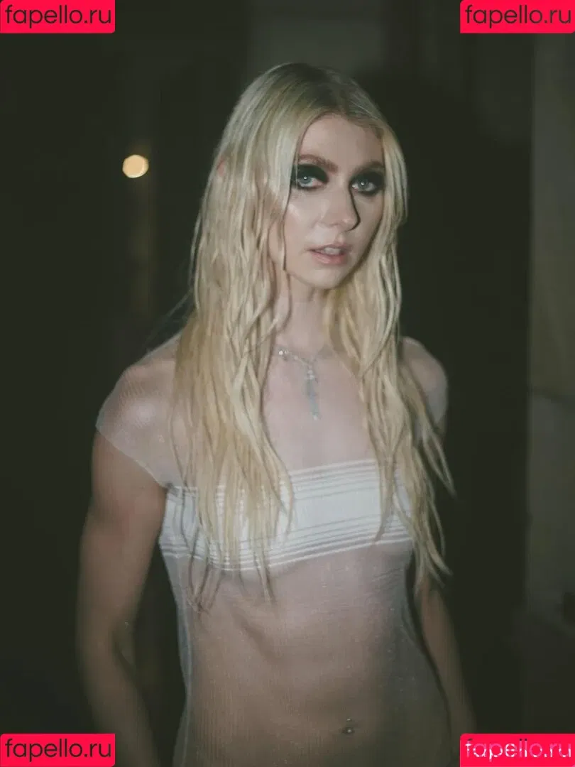 Taylor Momsen / aryelsoul / taylormomsen Onlyfans Photo Gallery 