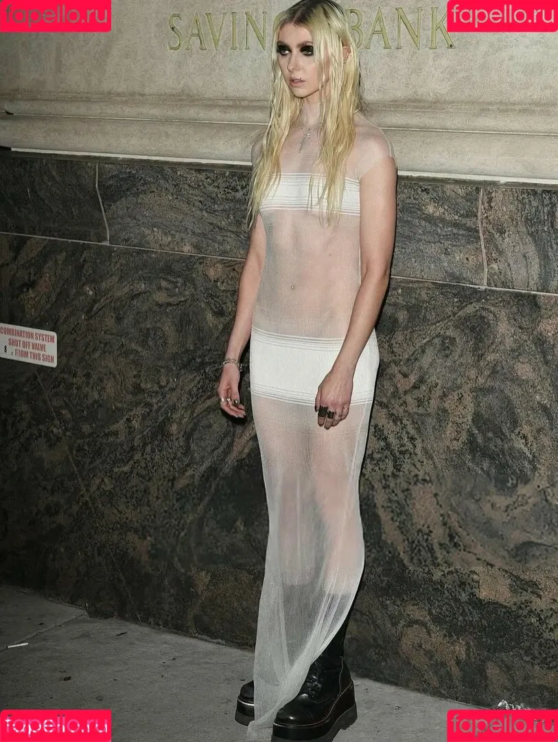 Taylor Momsen / aryelsoul / taylormomsen Onlyfans Photo Gallery 