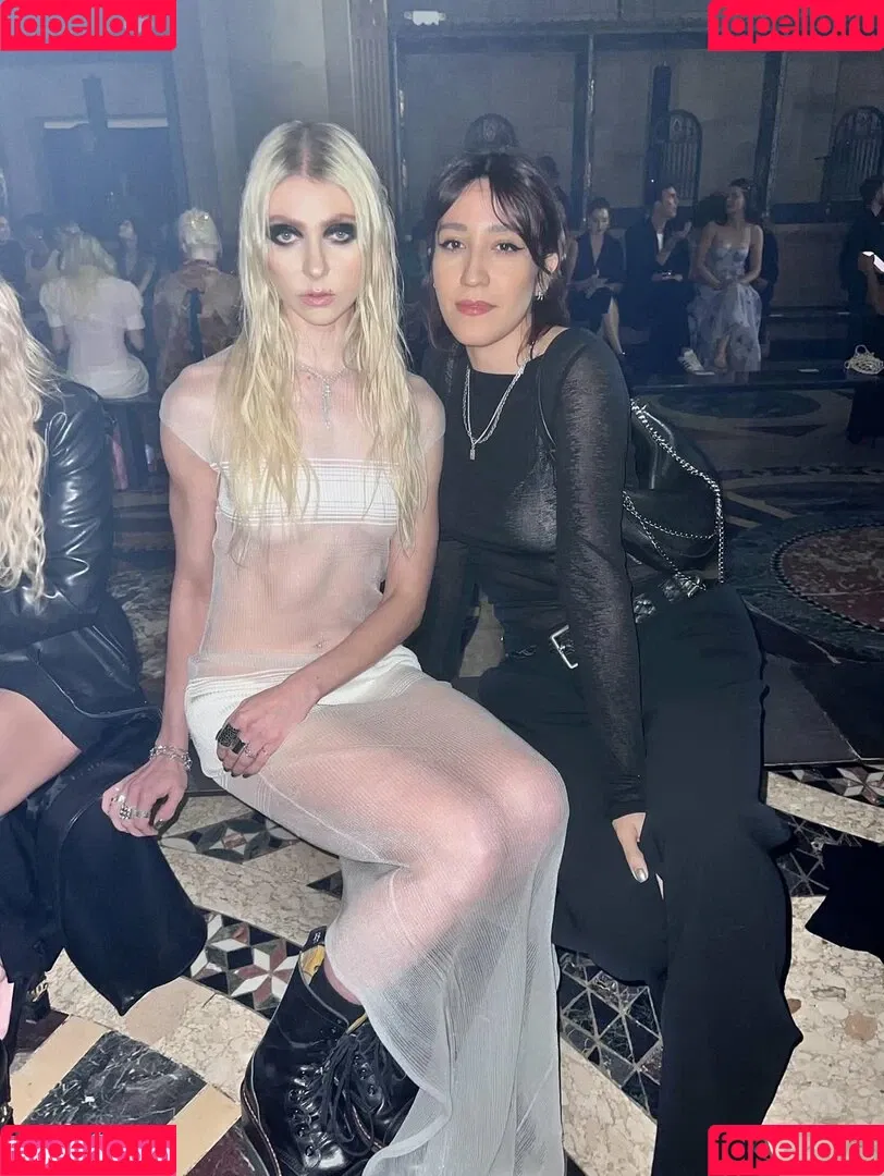 Taylor Momsen / aryelsoul / taylormomsen Onlyfans Photo Gallery 