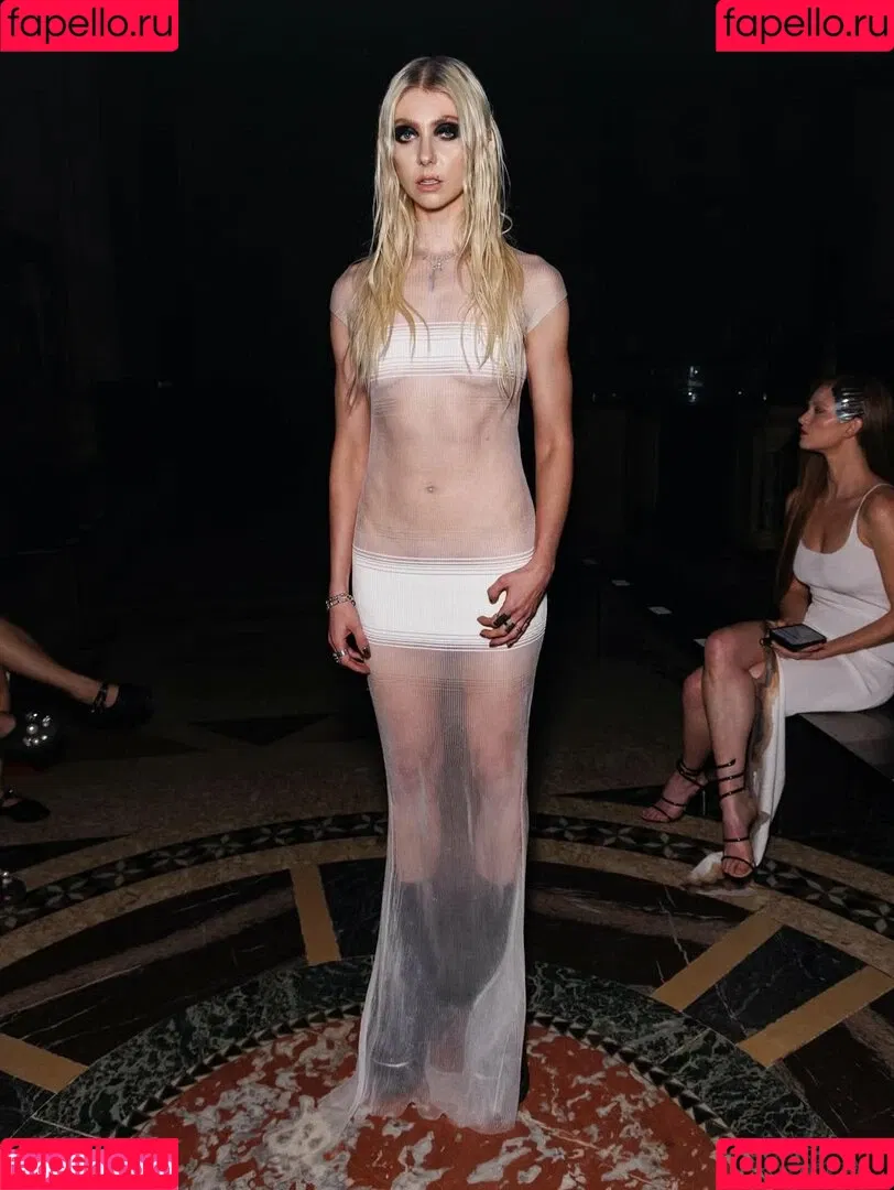 Taylor Momsen / aryelsoul / taylormomsen Onlyfans Photo Gallery 