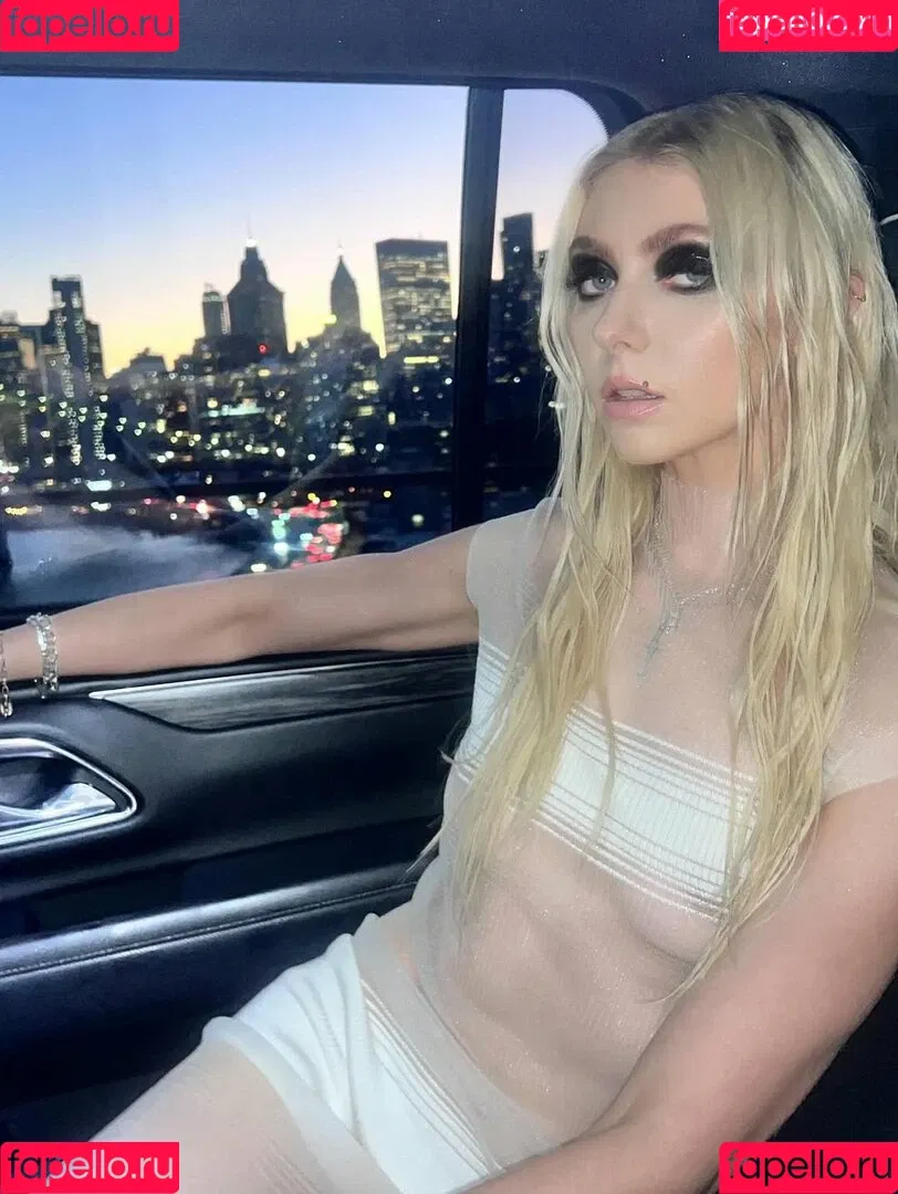 Taylor Momsen / aryelsoul / taylormomsen Onlyfans Photo Gallery 