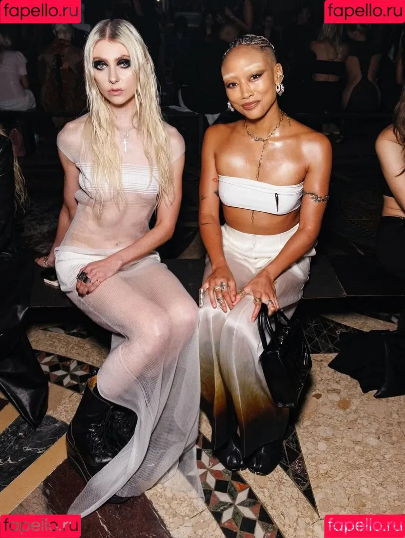 Taylor Momsen / aryelsoul / taylormomsen Onlyfans Photo Gallery 