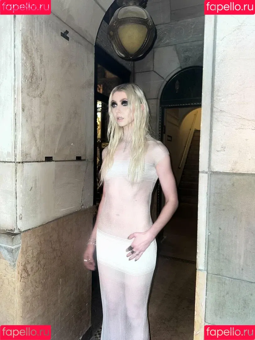 Taylor Momsen / aryelsoul / taylormomsen Onlyfans Photo Gallery 