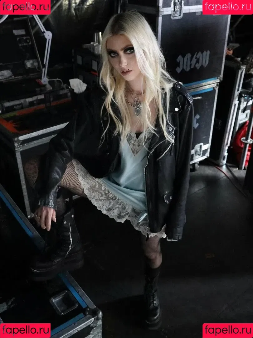 Taylor Momsen / aryelsoul / taylormomsen Onlyfans Photo Gallery 