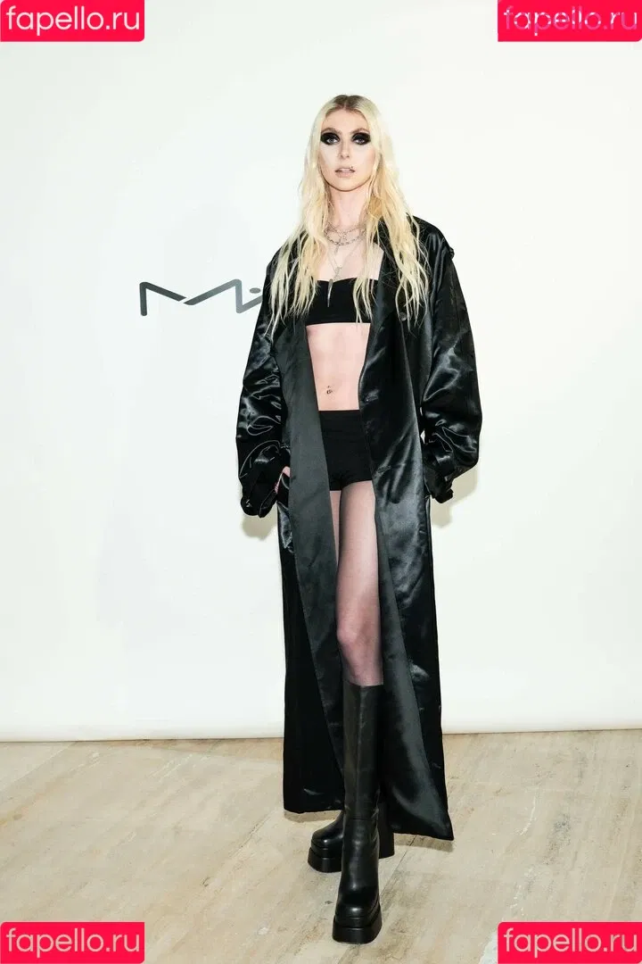 Taylor Momsen / aryelsoul / taylormomsen Onlyfans Photo Gallery 