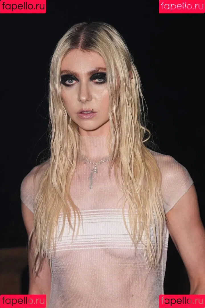 Taylor Momsen / aryelsoul / taylormomsen Onlyfans Photo Gallery 
