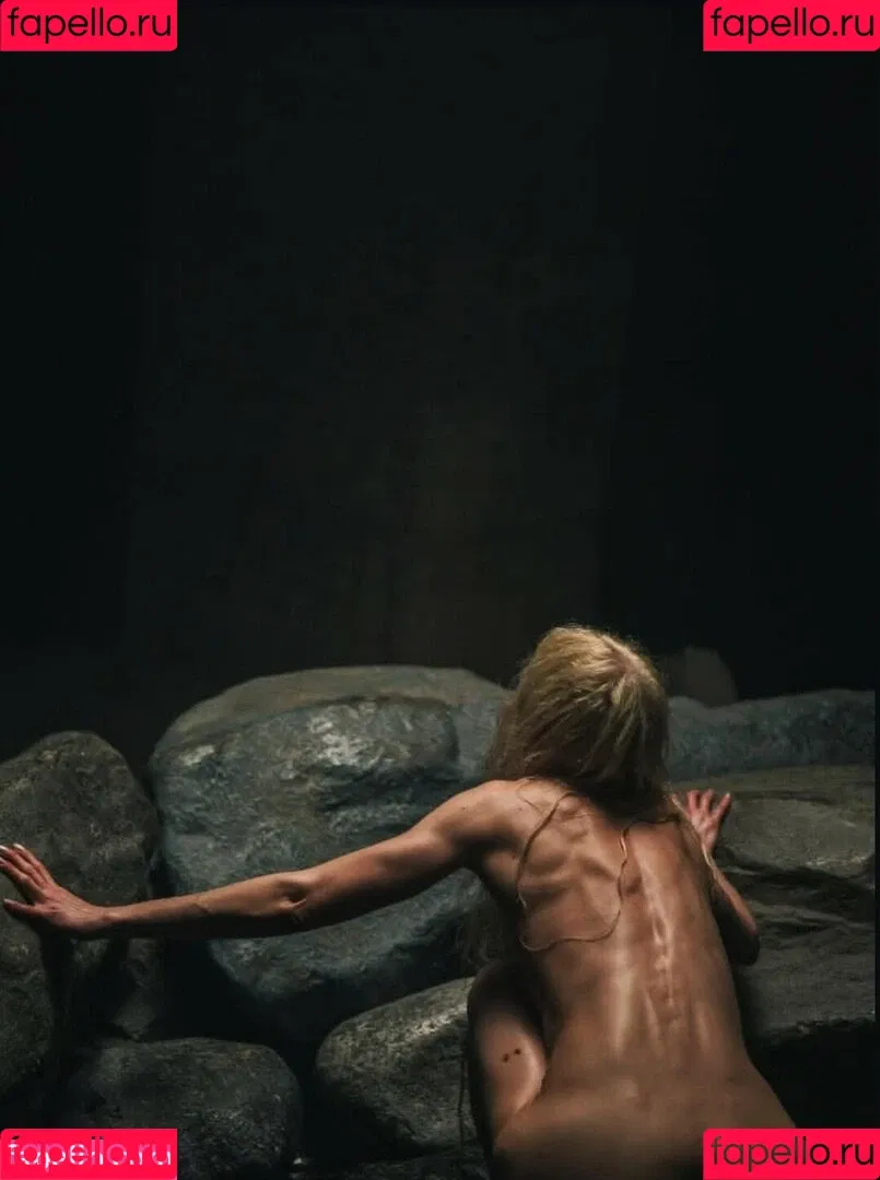 Taylor Momsen / aryelsoul / taylormomsen Onlyfans Photo Gallery 