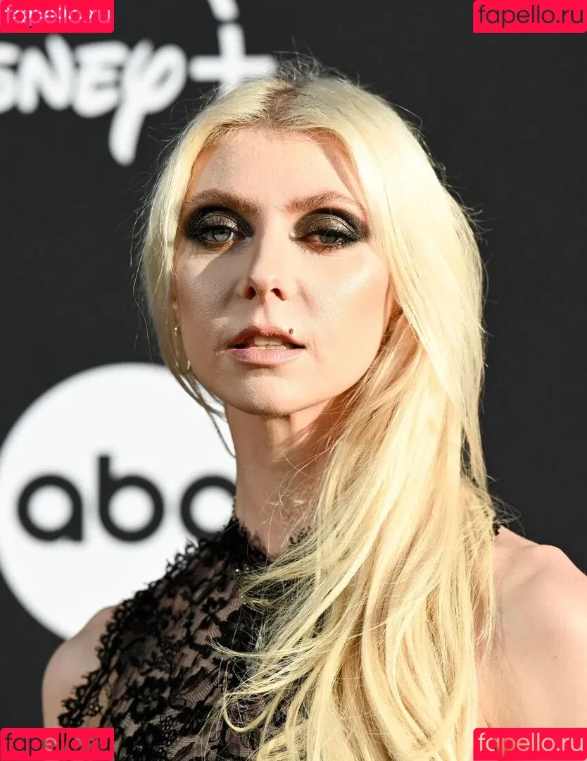 Taylor Momsen / aryelsoul / taylormomsen Onlyfans Photo Gallery 