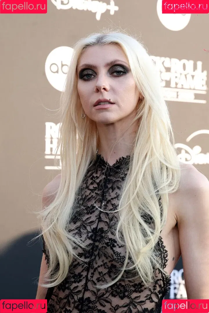 Taylor Momsen / aryelsoul / taylormomsen Onlyfans Photo Gallery 