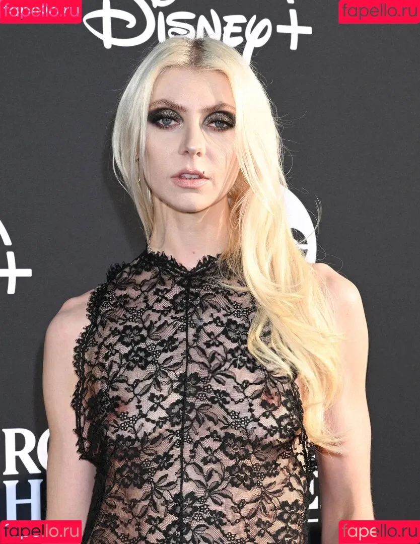 Taylor Momsen / aryelsoul / taylormomsen Onlyfans Photo Gallery 