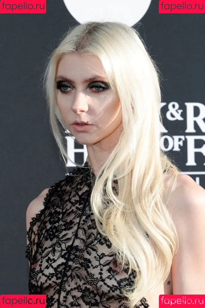 Taylor Momsen / aryelsoul / taylormomsen Onlyfans Photo Gallery 