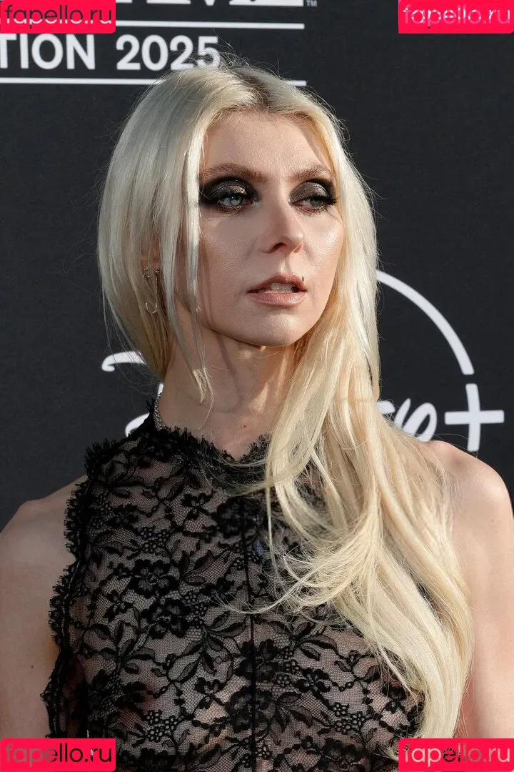 Taylor Momsen / aryelsoul / taylormomsen Onlyfans Photo Gallery 