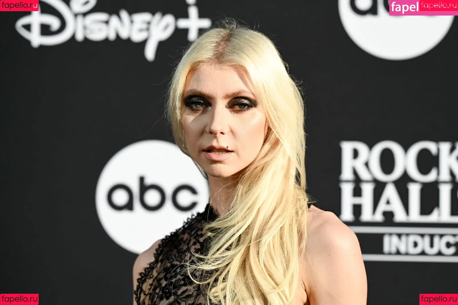 Taylor Momsen / aryelsoul / taylormomsen Onlyfans Photo Gallery 