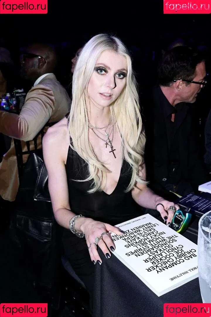 Taylor Momsen / aryelsoul / taylormomsen Onlyfans Photo Gallery 