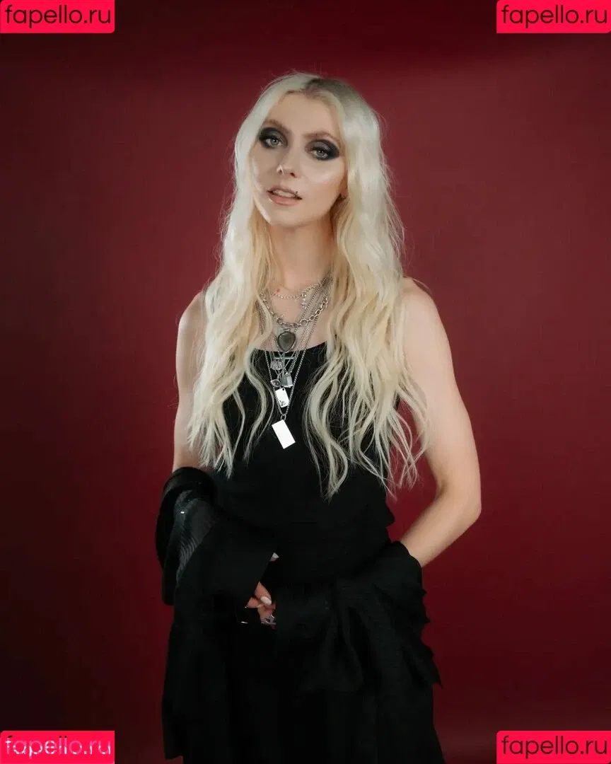 Taylor Momsen / aryelsoul / taylormomsen Onlyfans Photo Gallery 