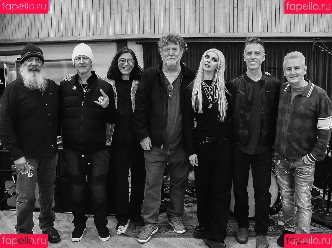 Taylor Momsen / aryelsoul / taylormomsen Onlyfans Photo Gallery 