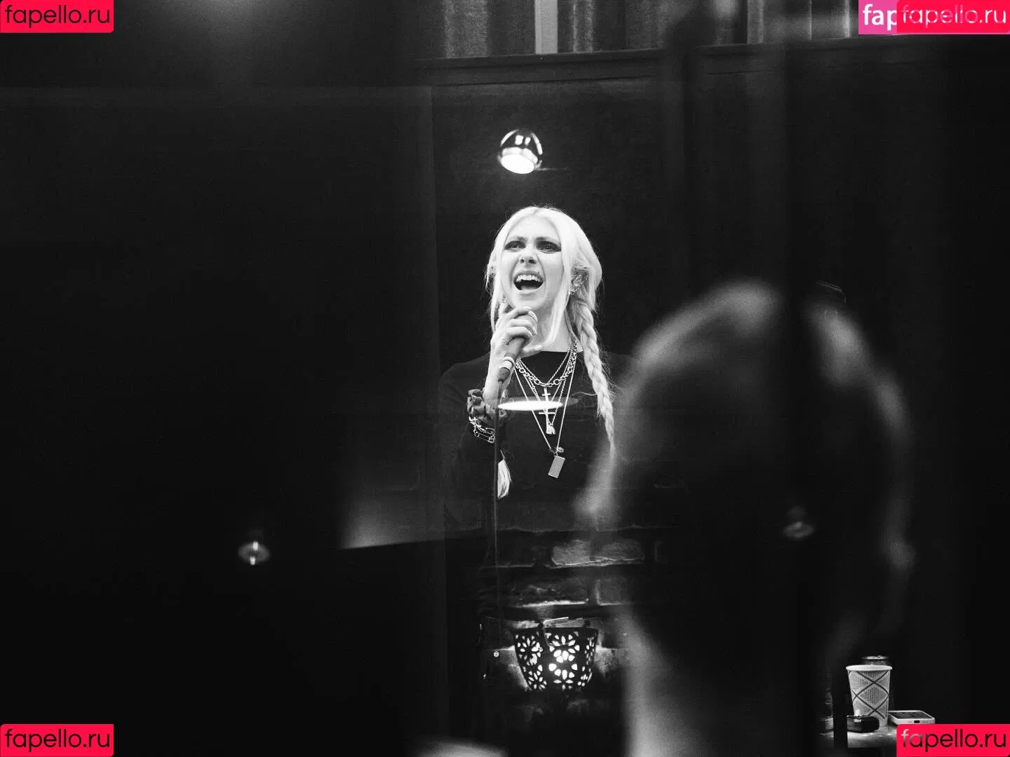 Taylor Momsen / aryelsoul / taylormomsen Onlyfans Photo Gallery 