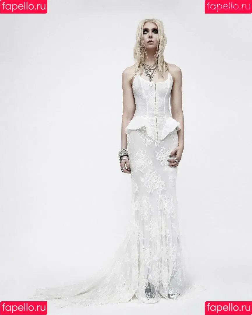 Taylor Momsen / aryelsoul / taylormomsen Onlyfans Photo Gallery 