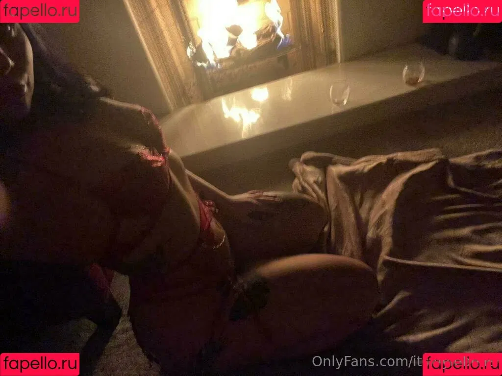 Ivy Lebelle / anyuser / itsivylebelle Onlyfans Photo Gallery 