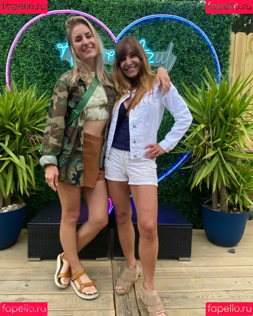 bansheemoon / bansheesmoon / thebansheemoon Onlyfans Photo Gallery 