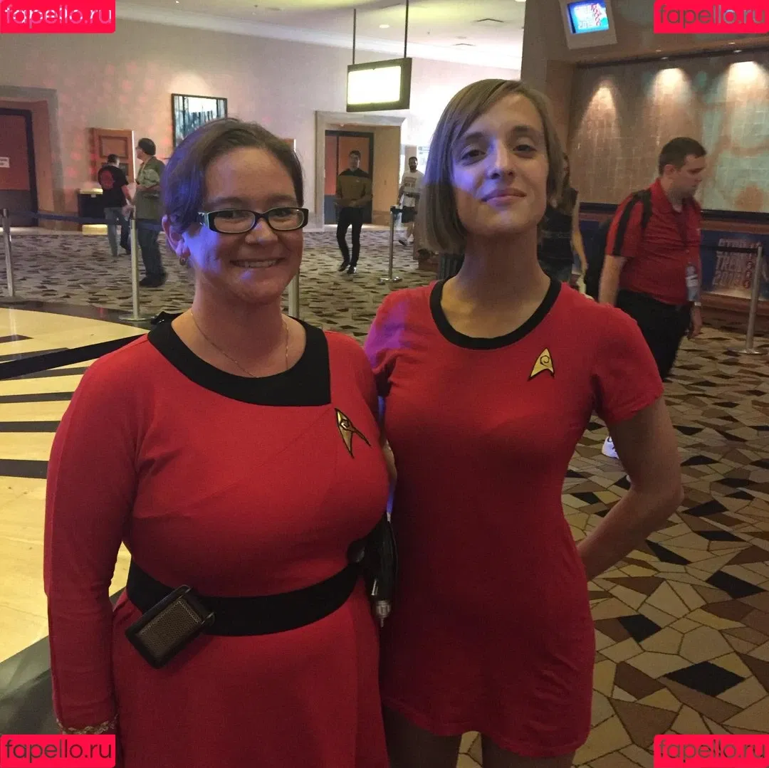 Ashley Victoria Robinson / ashleyvrobinson / gay1acarebearcub Onlyfans Photo Gallery 